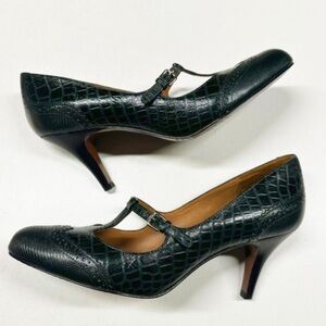 GENUINE LEATHER BROOKS BROTHERS 8.5 HEELS